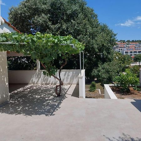 Holiday Home Dora Сутиван Экстерьер фото